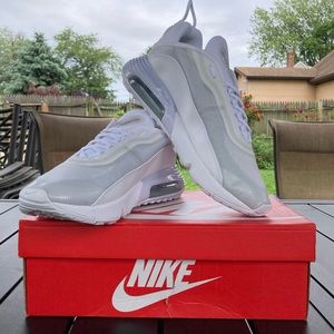 NIKE “AIR MAX 2090 (WHITE/WHITE-WOLF GREY  MEN(11)